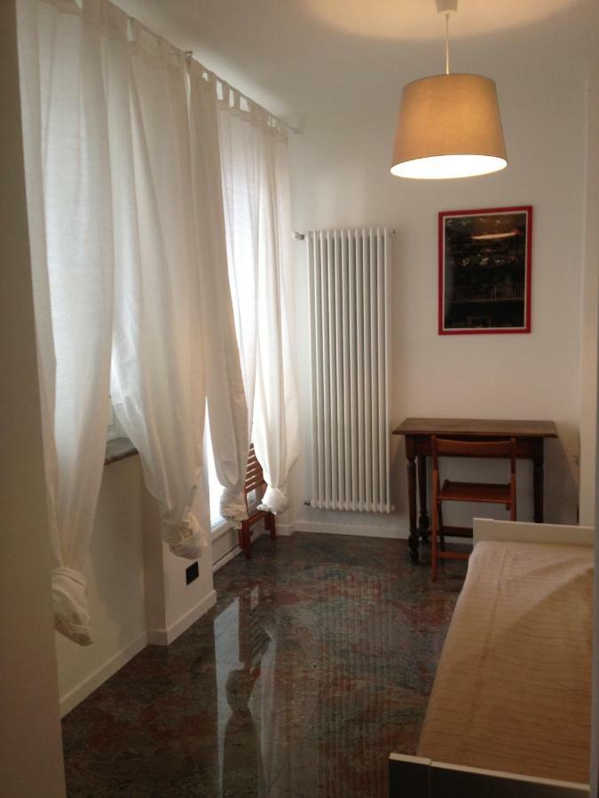 Un Nido Nel Centro Storico Con Garage Apartment Aosta Exterior photo